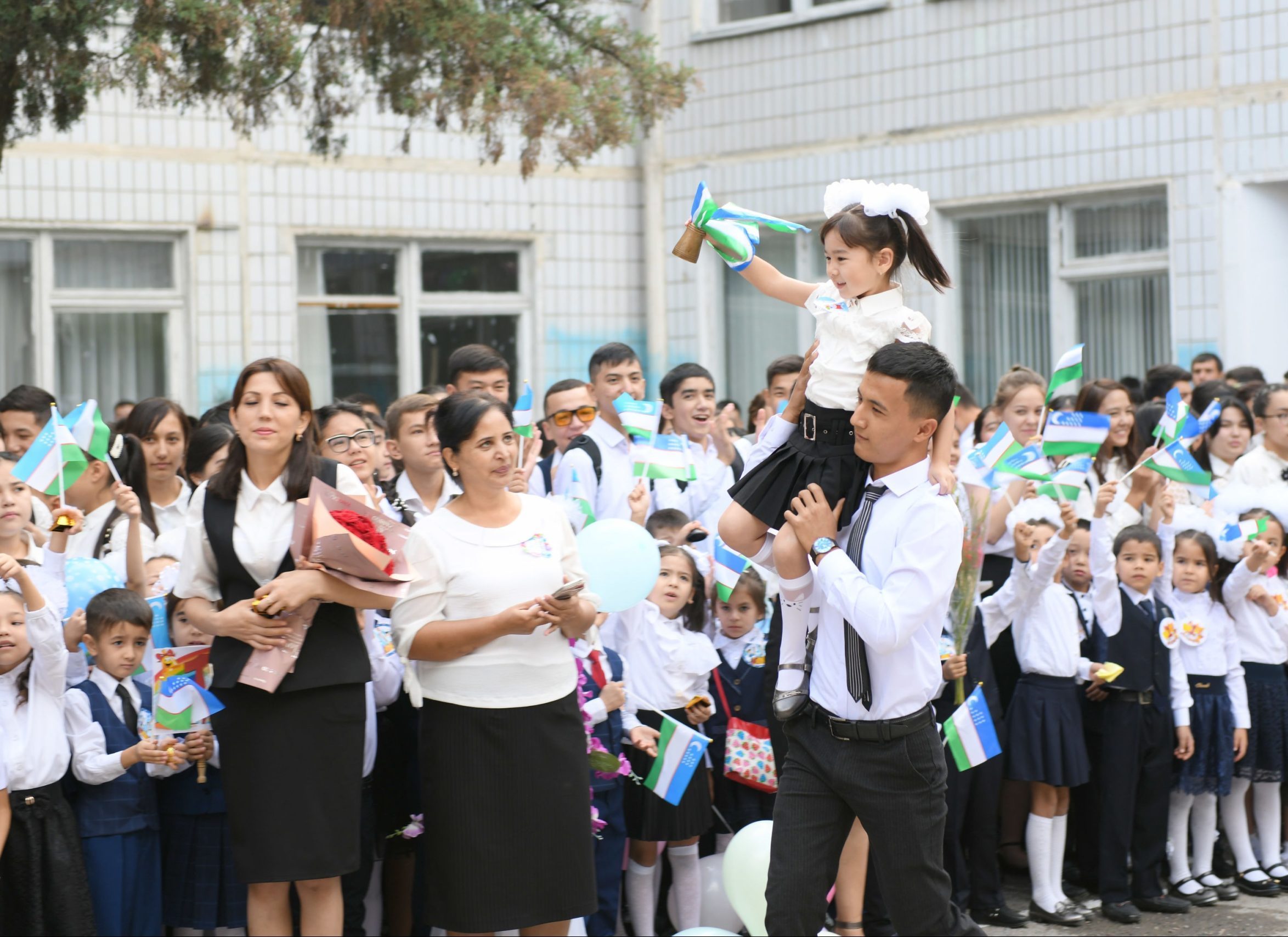 Школьники Узбекистана могут заработать сотни миллионов сумов