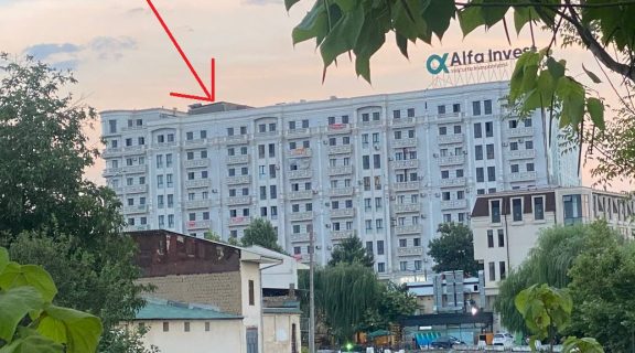 В Ташкенте снова построили дом на крыше новостройки