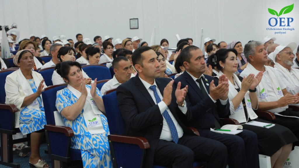 Кандидат в президенты от Экопартии провел встречу с избирателями в Ферганской области