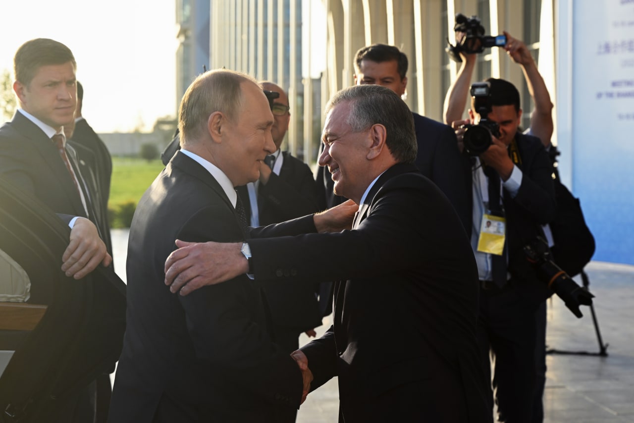 Путин поздравил Мирзиёева с победой на выборах