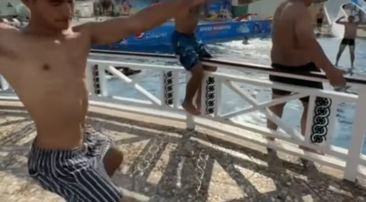 В Самарканде группа парней засняла свои «жаркие» танцы у бассейна — видео