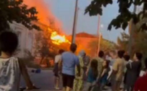 В Ташкенте загорелся жилой дом — видео