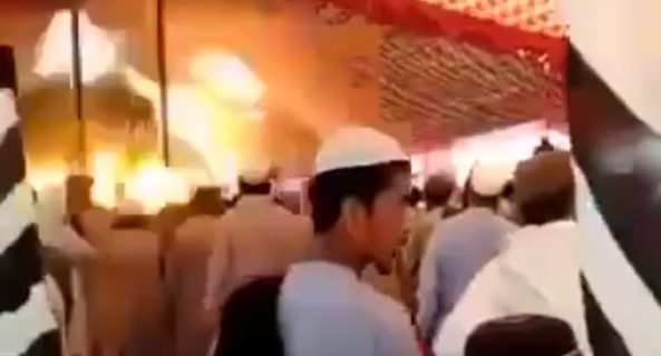 В Пакистане на съезде местной партии произошел теракт — видео