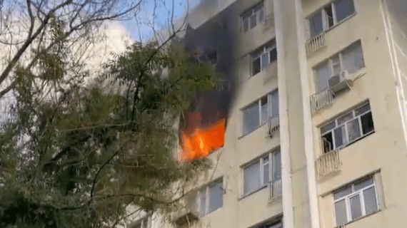 В Ташкенте загорелась квартира для тушения огня пришлось эвакуировать 20 человек — видео