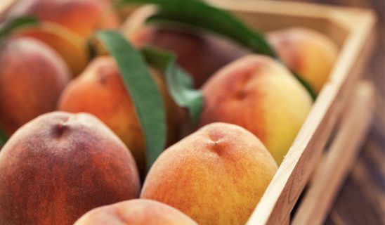 В Узбекистане поднимается цена на персики и нектарины