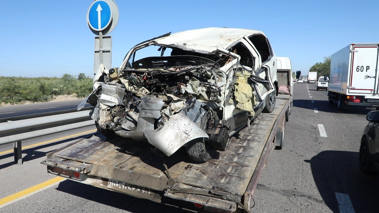 Matiz разбился вдребезги после столкновения с грузовиком — видео – Новости  Узбекистана – NOVA24.UZ