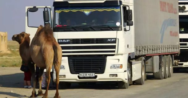 В Узбекистане ограничили движение грузовиков