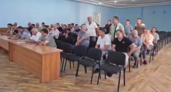 В Ташкенте выслушали жалобы водителей электробусов на невыплату зарплат и проблемы с зарядкой