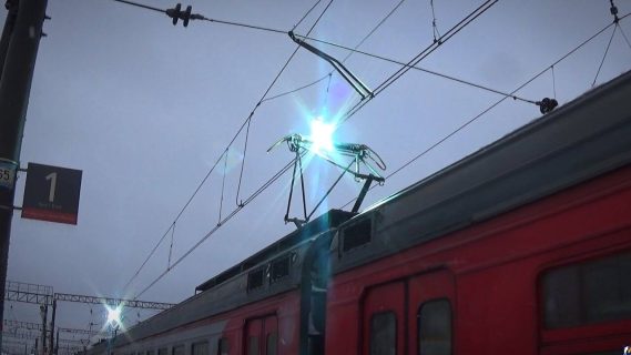 В Ташкенте парень залез на поезд и получил удар током в 27 тысяч вольт
