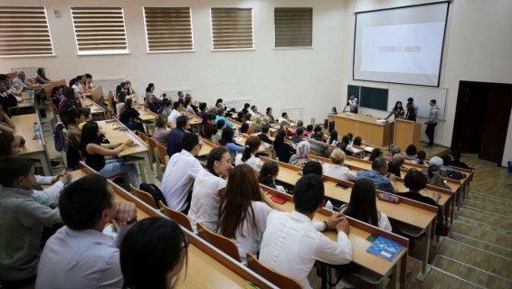 Каждый второй узбекистанец получит высшее образование