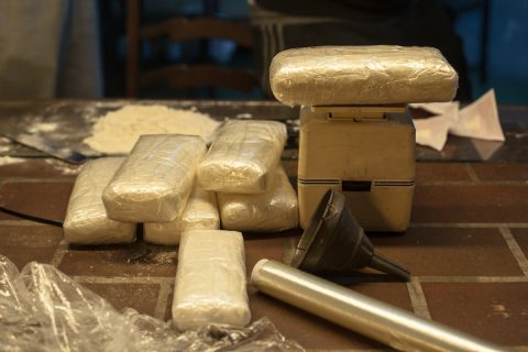 В Узбекистане нашли почти 20 кг контрабандных наркотиков