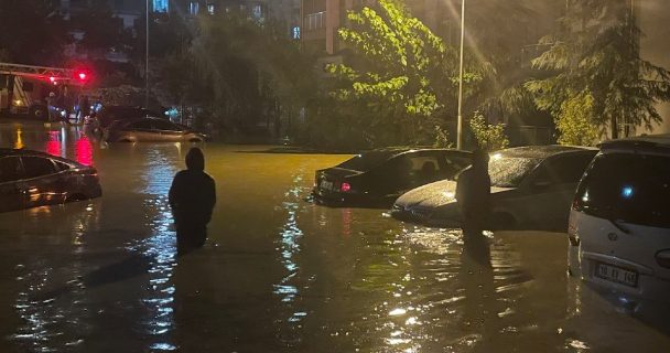 Стамбул затопил сильнейший ливень: узбекистанцы не пострадали