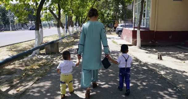 В Узбекистане начнут награждать образцовые семьи — требования