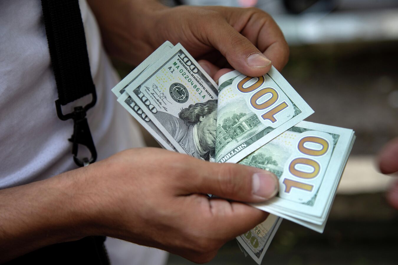 Доллар подрос — курсы валют