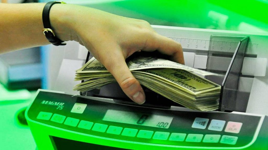 Как изменился доллар за неделю? 1 Как изменился доллар за неделю?