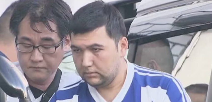 В Токио арестовали узбекистанца за домогательство школьницы в автобусе — видео