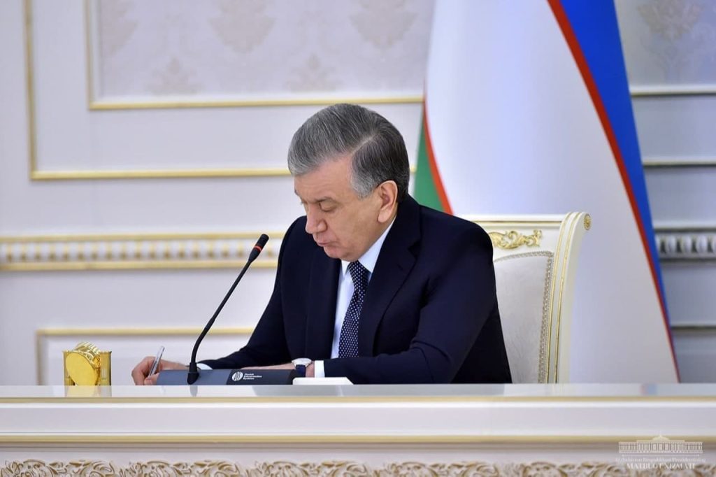 Президент утвердил программу праздников ко Дню Конституции 1 Президент утвердил программу праздников ко Дню Конституции