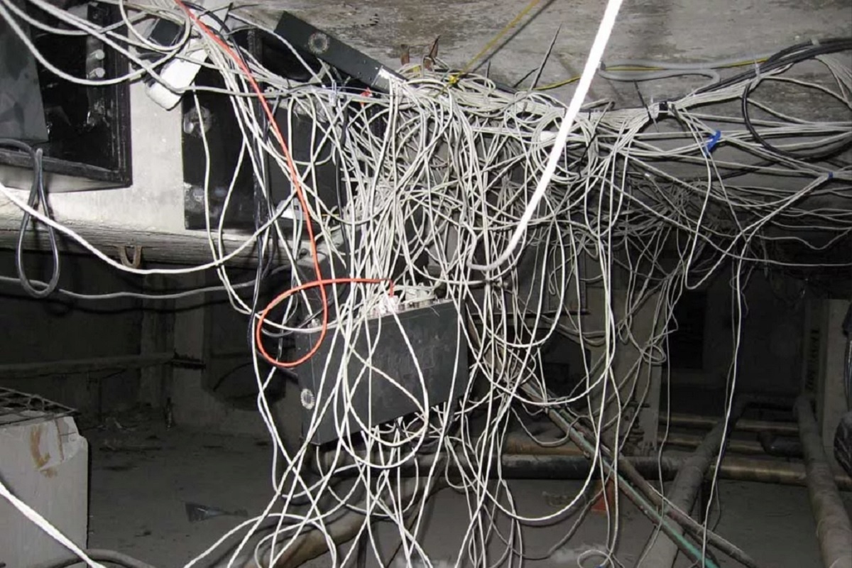 Минстрой разберется с беспорядочными интернет-кабелями