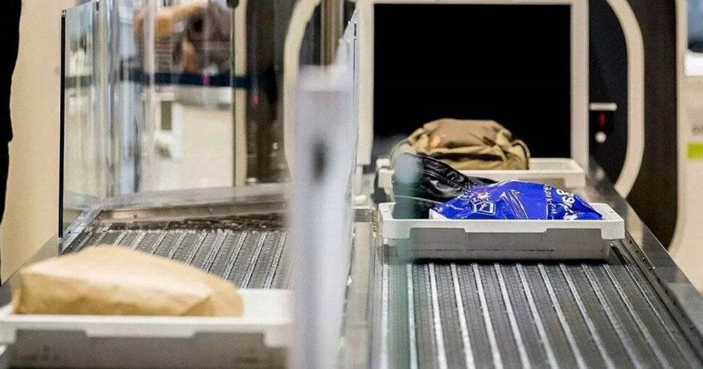 Иностранец попытался вывезти старинные монеты из Узбекистана 1 Иностранец попытался вывезти старинные монеты из Узбекистана