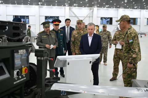 Президент Узбекистана осмотрел беспилотники Байрактар
