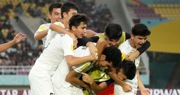 Испанцы не смогли одолеть сборную Узбекистана на чемпионате мира по футболу U17 — видео голов