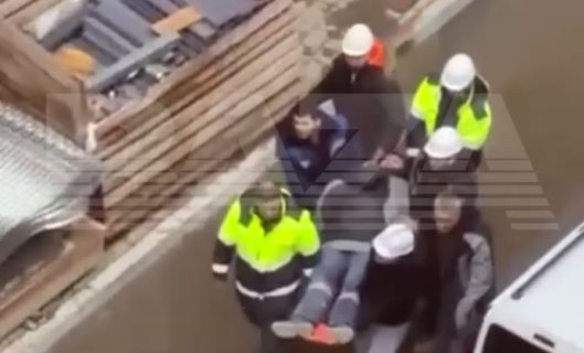 В Москве десятки узбекских мигранты подрались из-за очереди в столовую — видео