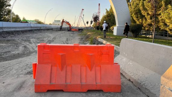 Возле аэропорта Ташкента закрыли старый мост по улице Бабура