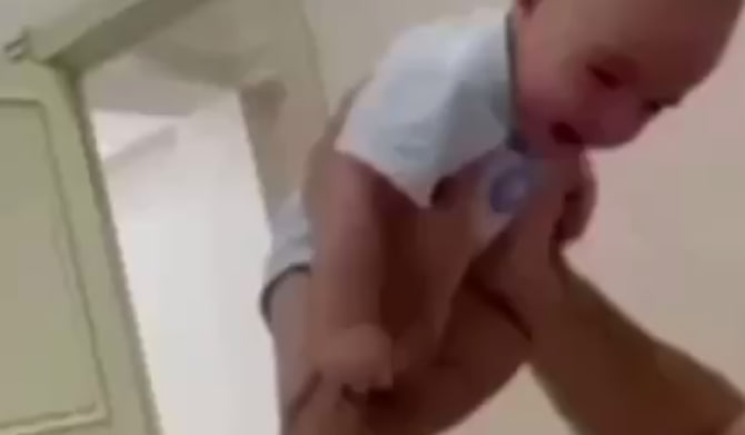 В Джизаке мужчина жестоко издевался над ребенком, бросая его в воздух — видео