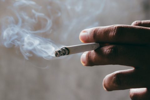 Жители Земли стали меньше употреблять табак