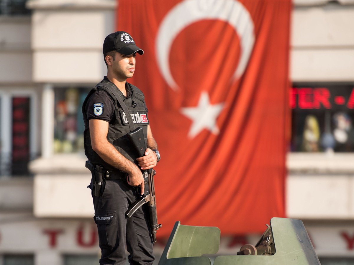 В Турции поймали восемь узбекистанцев, объявленных в международный розыск