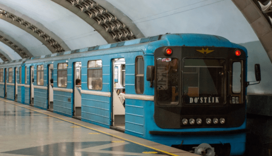 В ташкентском метро заглох поезд — видео