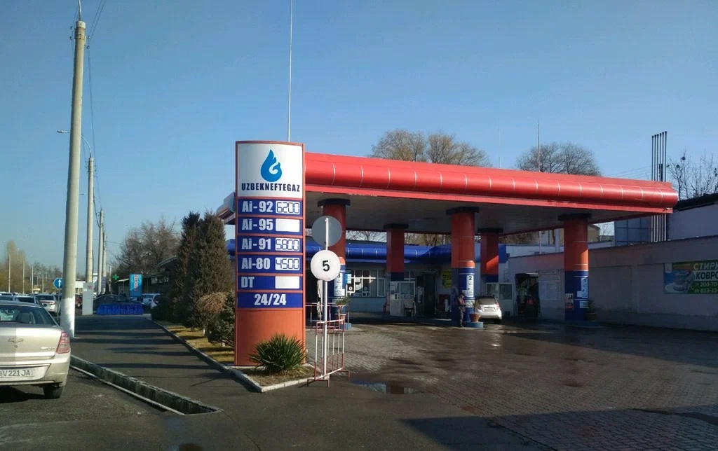 В «Узбекнефтегазе» попробовали объяснить повышение цен на бензин