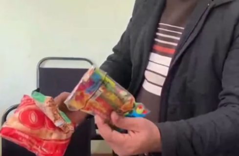 «Как забрать такой подарок домой?»: Сотрудникам культуры дали подарки за 2000 сумов — видео