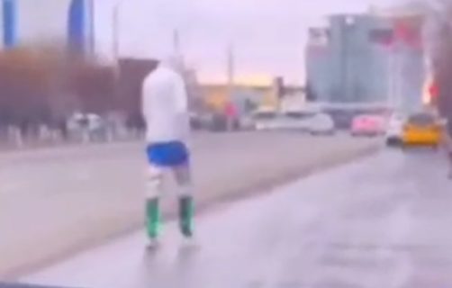 В Узбекистане парень пощеголял в штанах цвета флага страны — видео