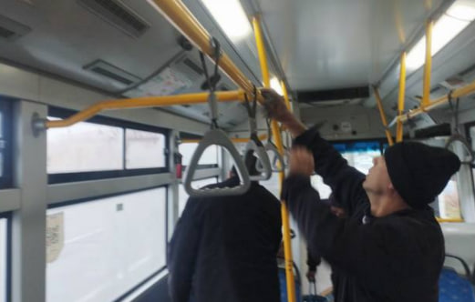 В Ташкенте оштрафовали дежурного, который выпустил грязный автобус на линию