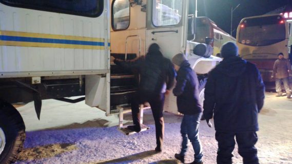 Полсотни узбекистанцев не доехали до Казани из-за поломки автобуса