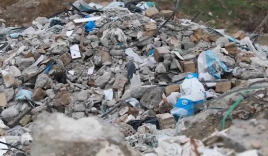 В Ташобласти на реке Чирчик нашли плотину из мусора