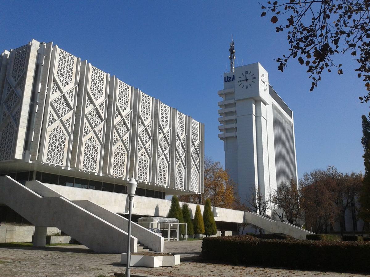 Здания «Шарк» в центре Ташкента тайно исключили из перечня объектов культурного наследия