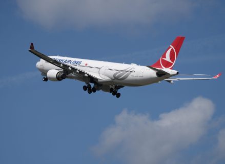 Самолет из Стамбула три часа кружил над Ташкентом — видео