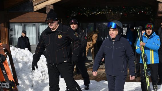 Мирзиёев и Лукашенко покатались на лыжах — видео