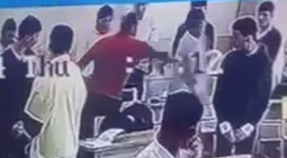 В Навои учитель избил двух девятиклассников — видео