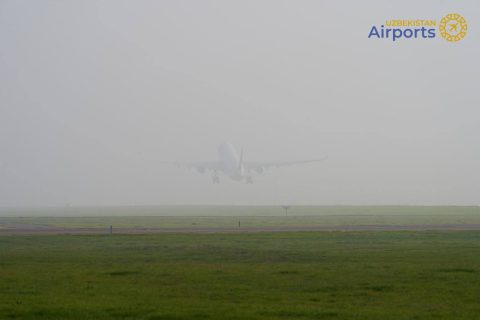 Вылетевший из Ташкента самолет не долетел до Бухары