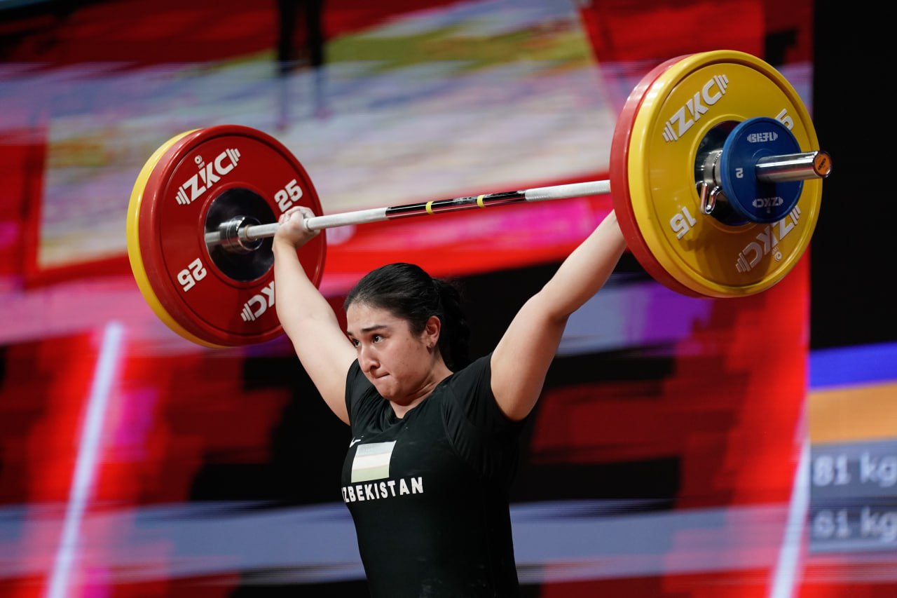 Ригина Адашбаева завоевала три медали на Чемпионате Азии по тяжелой атлетике