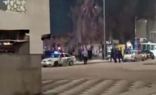 В Ташкенте пьяные мужчины избили сотрудника ППС — видео