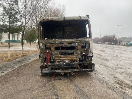 В Самаркандской области вспыхнул бензовоз