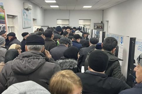 В Ташкенте пожаловались на очереди при сдаче отчетов по воде для юрлиц