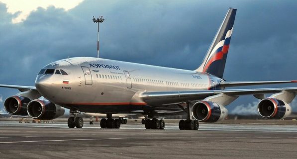 Летевший в Екатеринбург самолет экстренно сел в Ташкента из-за проблем со здоровьем пассажиров