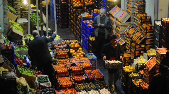 Узбекистан в месяц зарабатывает десятки миллионов долларов на продаже овощей и фруктов