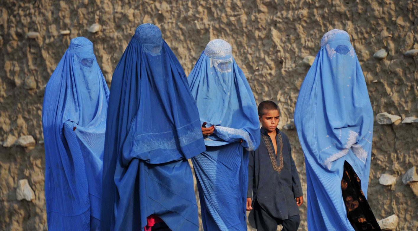 В Афганистане хотят забивать женщин камнями за супружескую измену