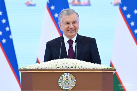 Шавкат Мирзиёев поздравил женщин Узбекистана с Международным женским днем